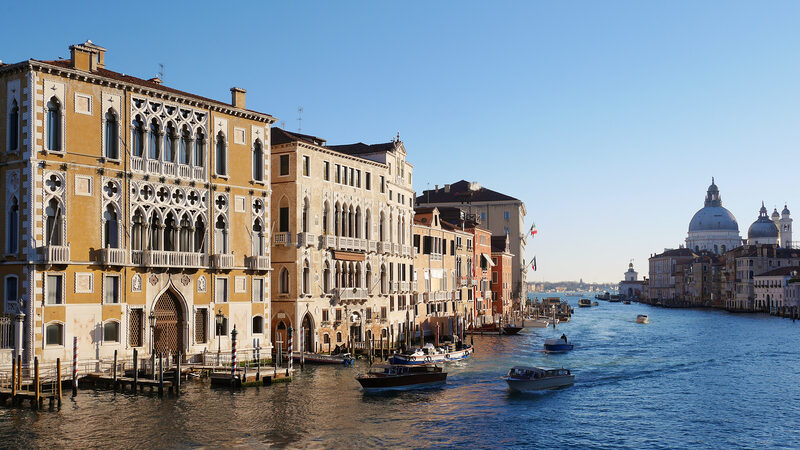 Accademia Bridge : The same view east, this time capturing the full width of the Grand Canal from the top of the bridge