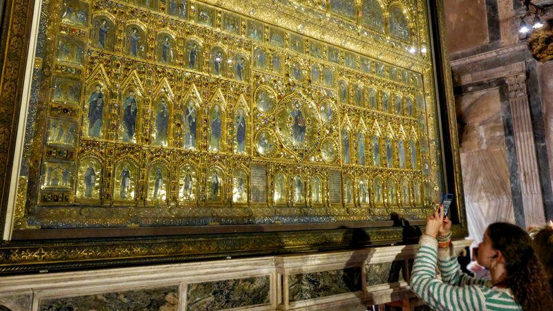 Basilica di San Marco : Behold the Pala d’Oro ('Golden Panel') — a luminous 3x2 meter altarpiece, ablaze with gold and a constellation of precious gems