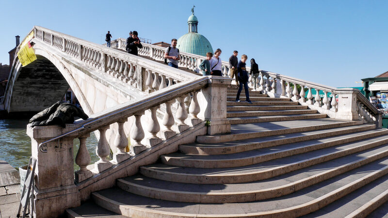 Remarkable Bridges : The countless steps of Ponte degli Scalzi