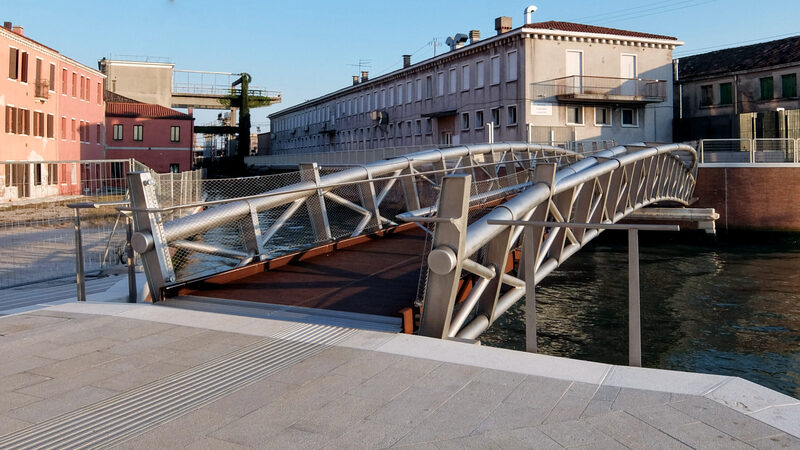 Remarkable Bridges : Ponte Valeria Solesin