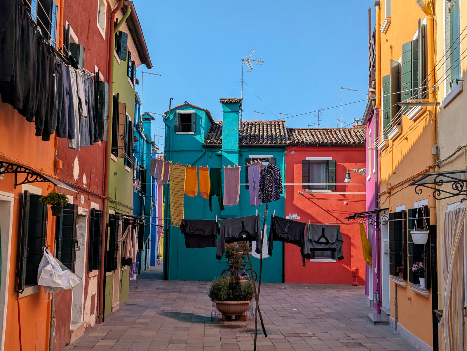Burano : The vivid colors aren't limited to the houses along the main canals; they spill into even the quietest side alleys