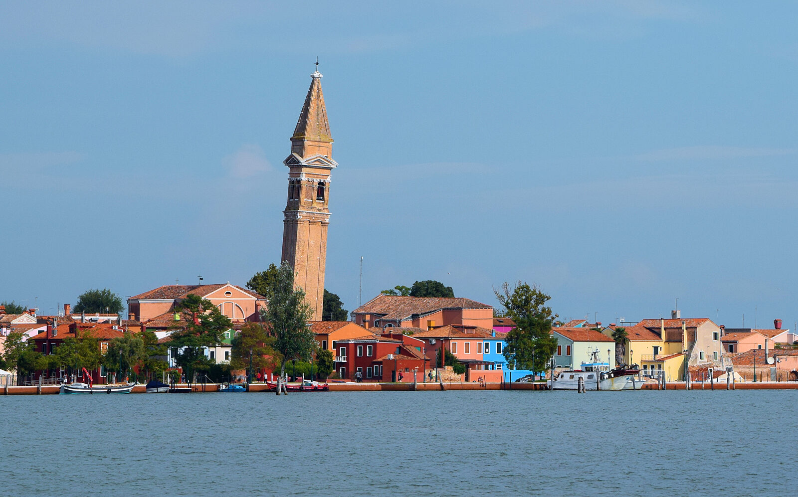 Burano : The leaning campanile of San Martino is the unmistakable sign that you're nearing Burano