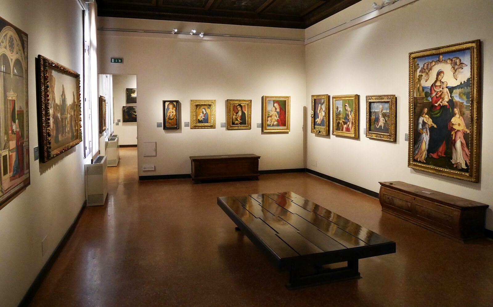 Ca' d'Oro : Paintings, sculptures, and ceramics make up the collection, which Baron Giorgio Franchetti donated to the state in 1916