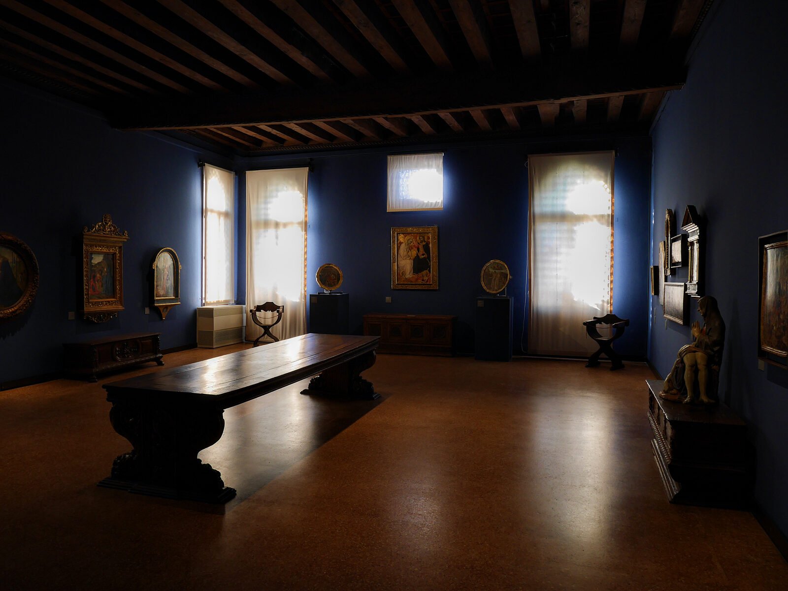 Ca' d'Oro : One of the rooms housing the collection