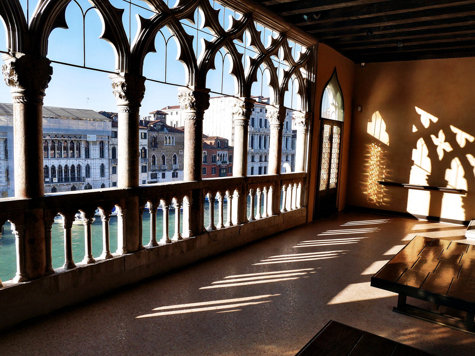Ca' d'Oro : The loggia on the top floor offers views of Canal Grande framed by Gothic arcades