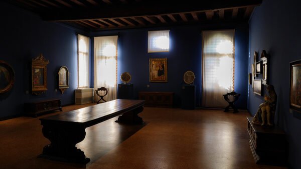 Ca' d'Oro : One of the rooms housing the collection