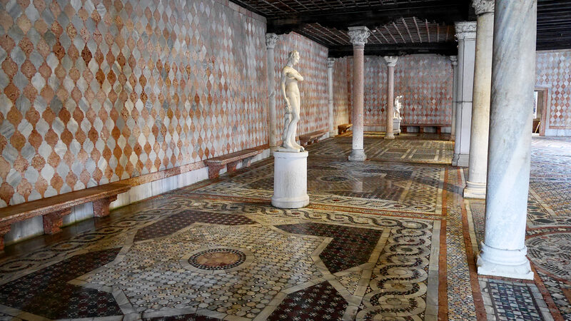 Ca' d'Oro : On the ground floor, stroll across the expansive mosaic floor designed by Baron Franchetti himself