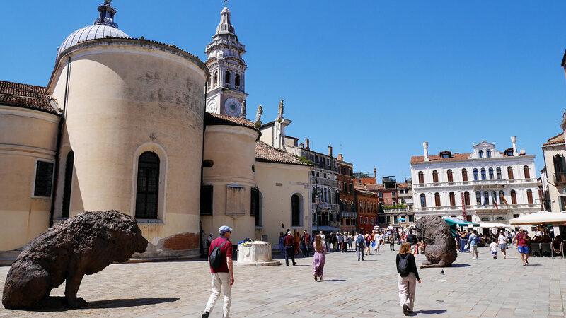 Campo Santa Maria Formosa : Looking north across the campo