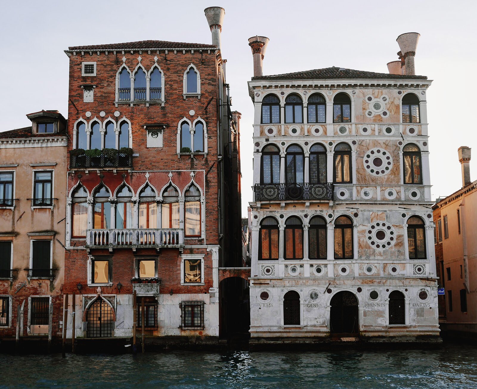 Canal Grande : Right of Palazzo Barbaro Wolkoff is Palazzo Dario that gained a reputation for being cursed, according to local legends