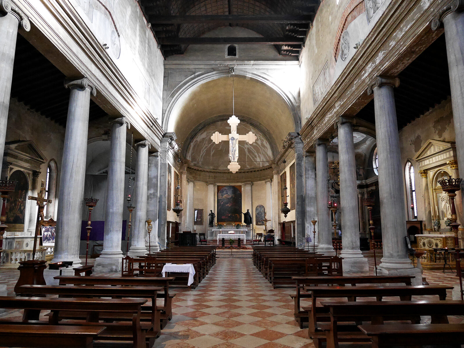 Chiesa di San Paolo : The nave, facing the altar