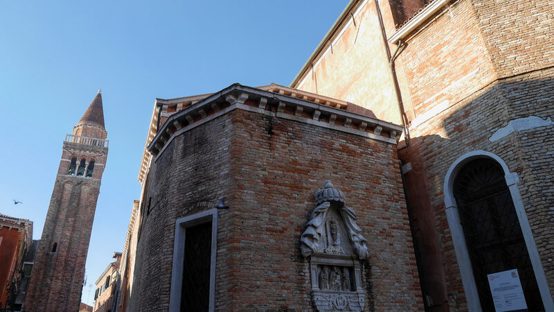 Chiesa di San Paolo : The exterior and the standalone bell tower, as seen from Campo San Polo