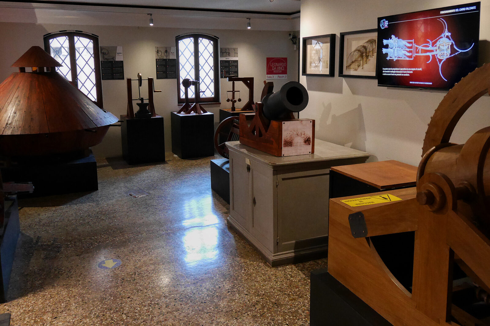 Da Vinci Interactive Museum : A pacifist, Leonardo purportedly incorporated deliberate flaws into his war machines to ensure they could never be used