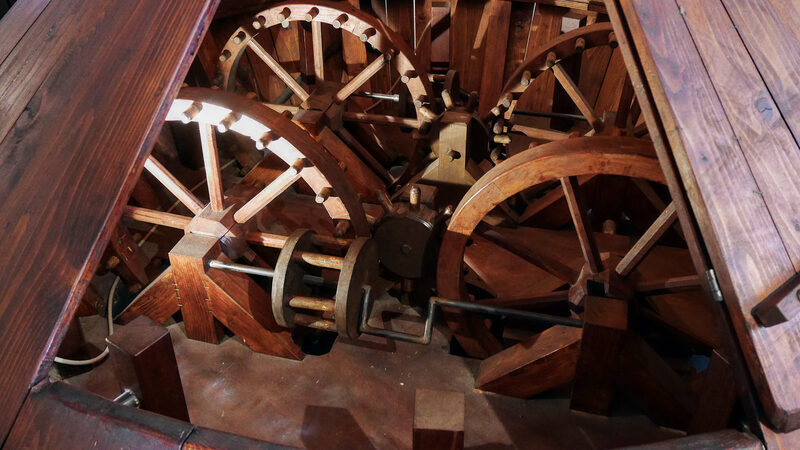 Da Vinci Interactive Museum : Inside an early precursor to a tank
