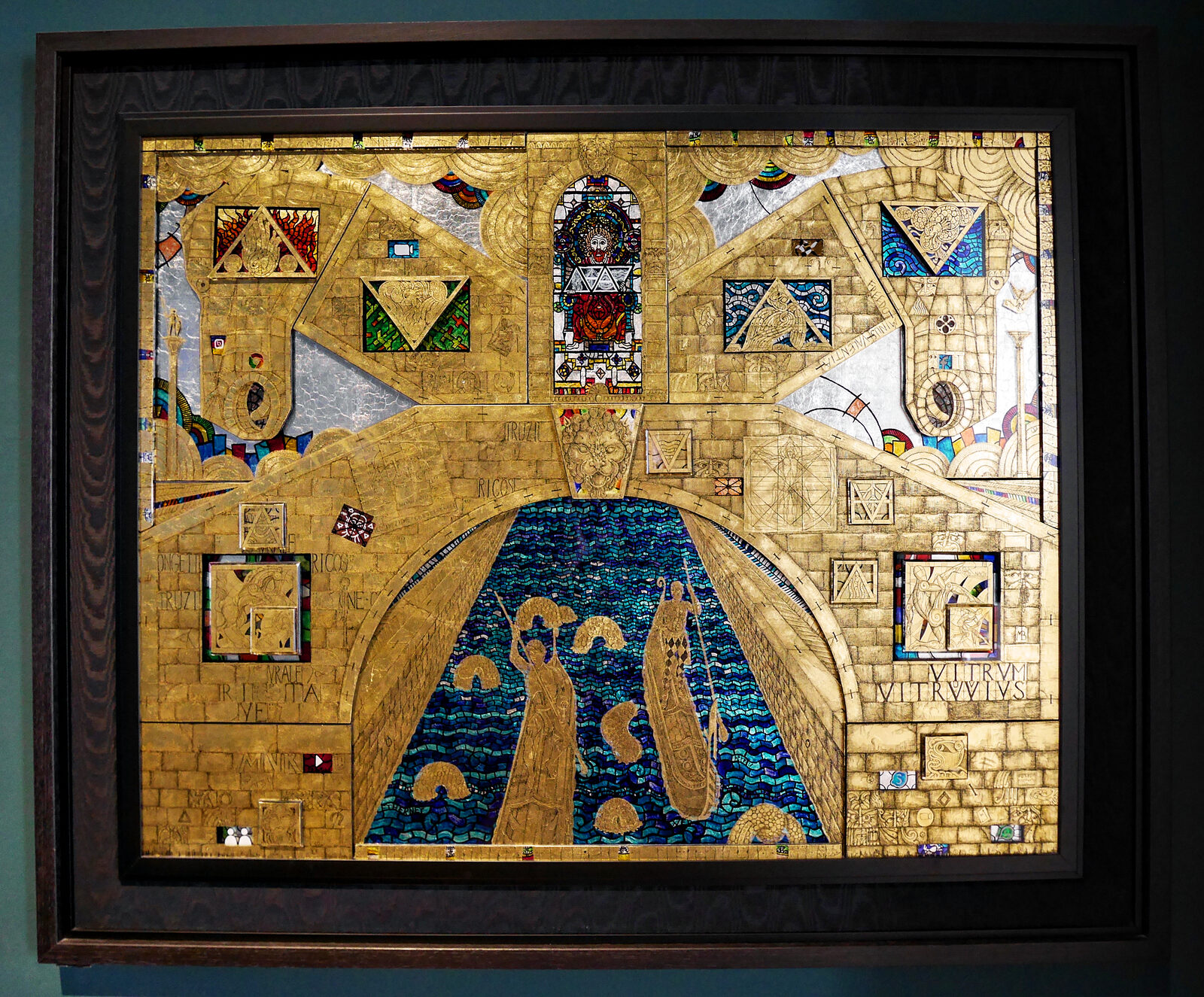 Glass Museum : The museum displays illustrate the diverse artistic applications of glass