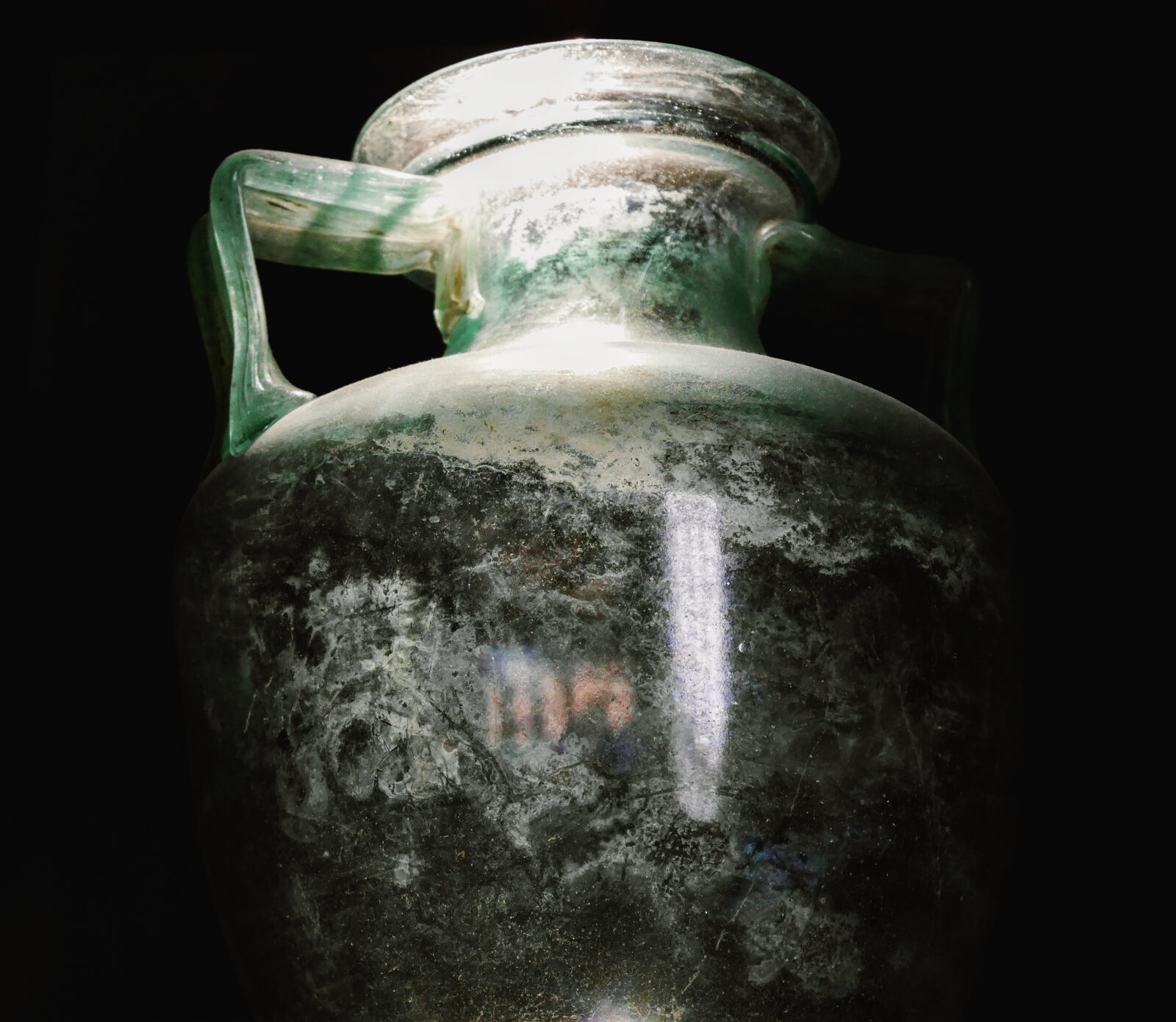 Glass Museum : A Roman-era glass vase