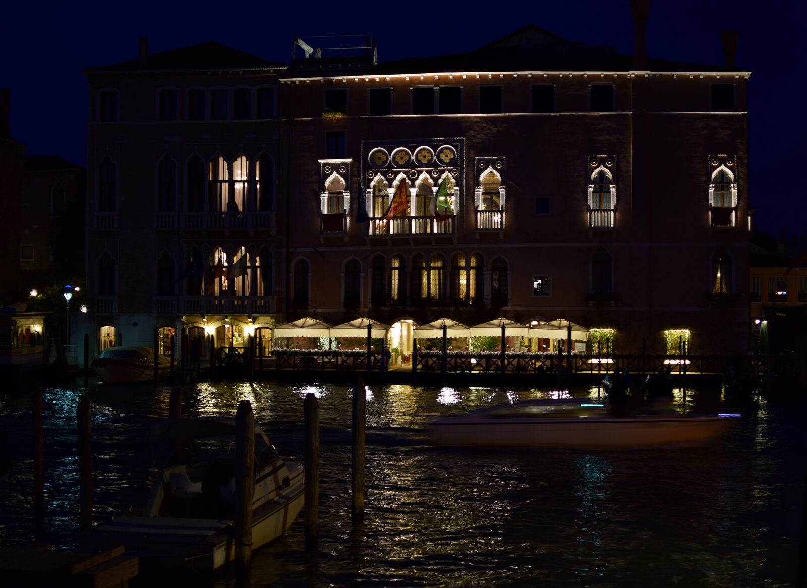 Canal Grande : Immagina gli incontri, passati e presenti, ospitati in questi palazzi opulenti