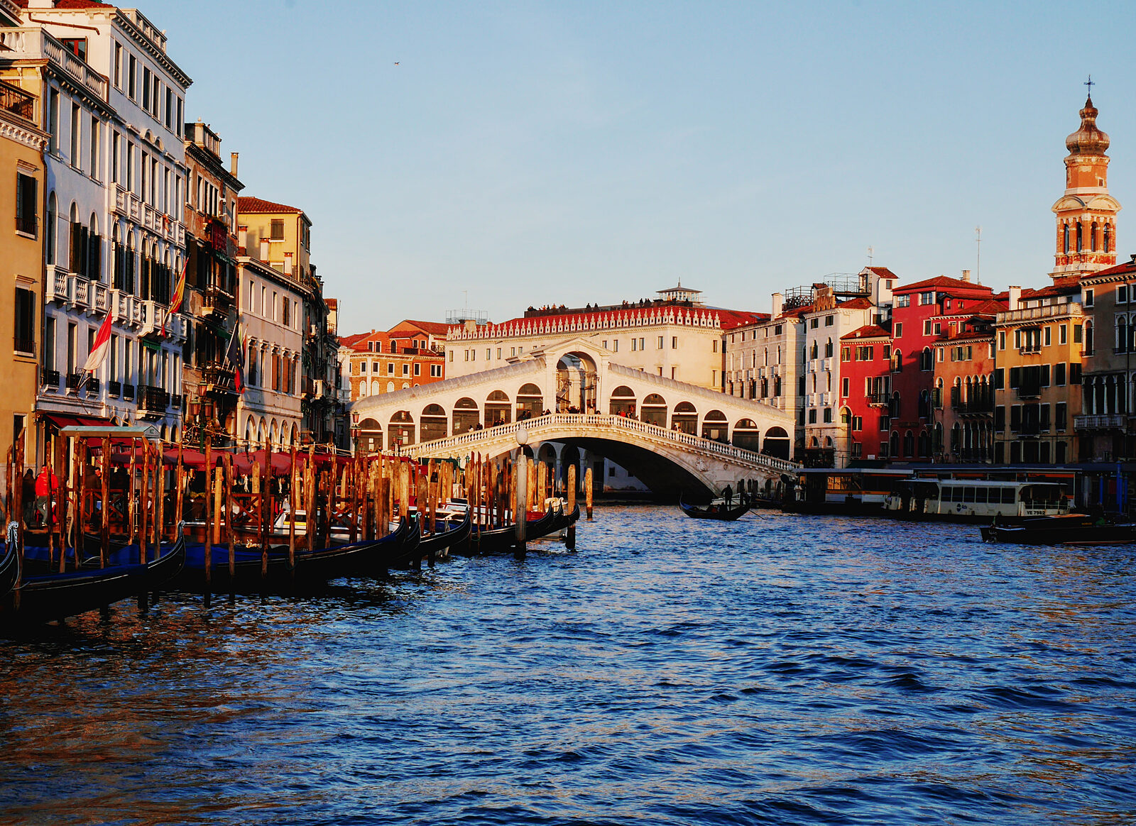 Grand Canal : Up until 1854, Rialto Bridge was the only bridge spanning the Grand Canal