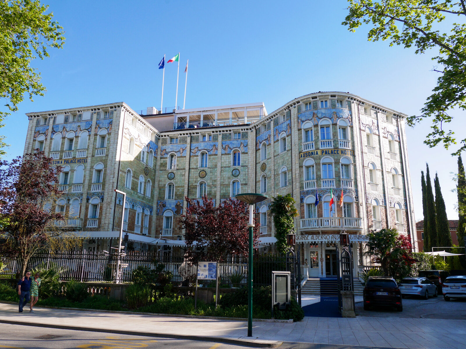 Lido : Lido boasts some spectacular hotels, including the historic 1907 'Hungaria Palace Hotel'