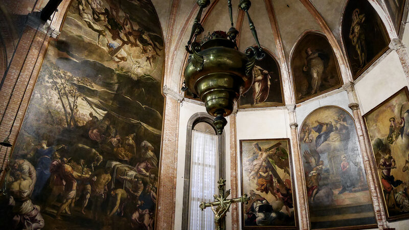 Madonna dell'Orto : Opposite of 'The last judgment' stands the equally impressive 'Worship of the Golden Calf'