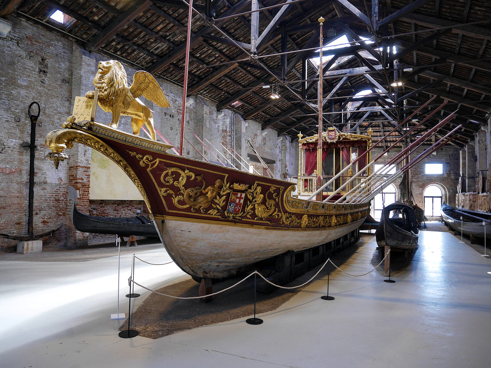 Naval History Museum : Inside the former oar joinery of the adjacent Arsenale, the Ships Pavilion displays one of its star exhibits: the Scalè Reale — a boat built in the early 19th century to transport high-ranking guests