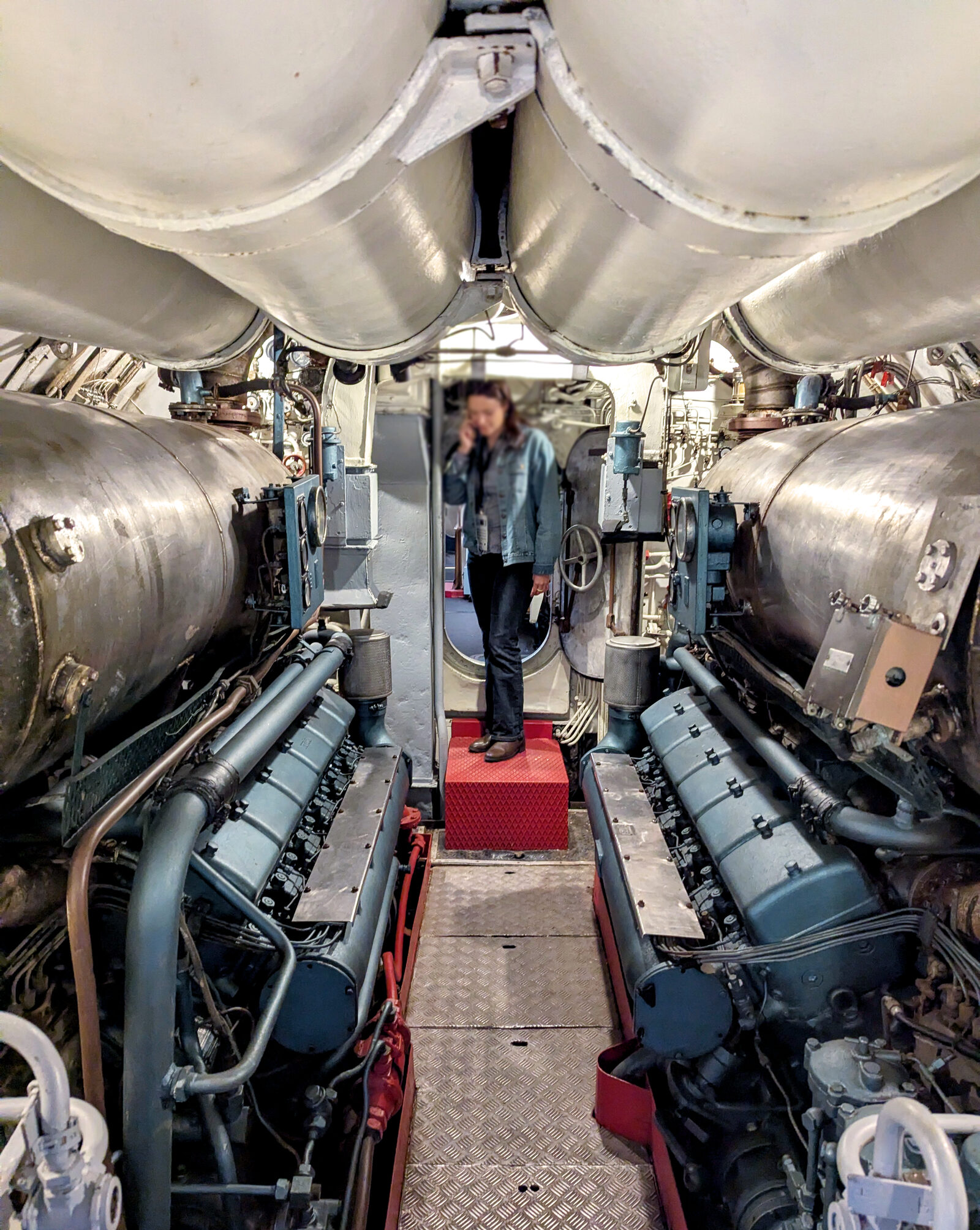 Naval History Museum : The noise in the engine room must’ve been deafening when the submarine charged ahead at full speed