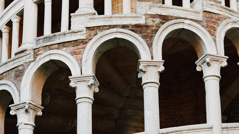 Palazzo Contarini del Bovolo : The cylindrical tower is constructed from Istrian stone and exposed bricks