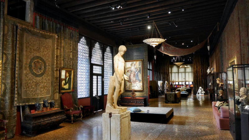 Palazzo Fortuny : The first floor boasts an abundance of diverse artworks