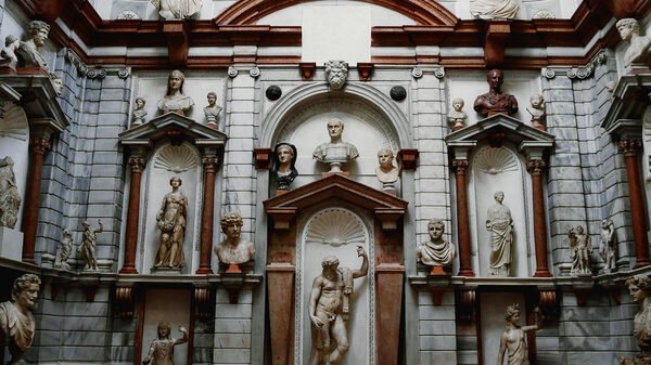 Palazzo Grimani : The Tribuna is also known as the 'Chamber of Antiquities' because it once housed over 130 ancient sculptures