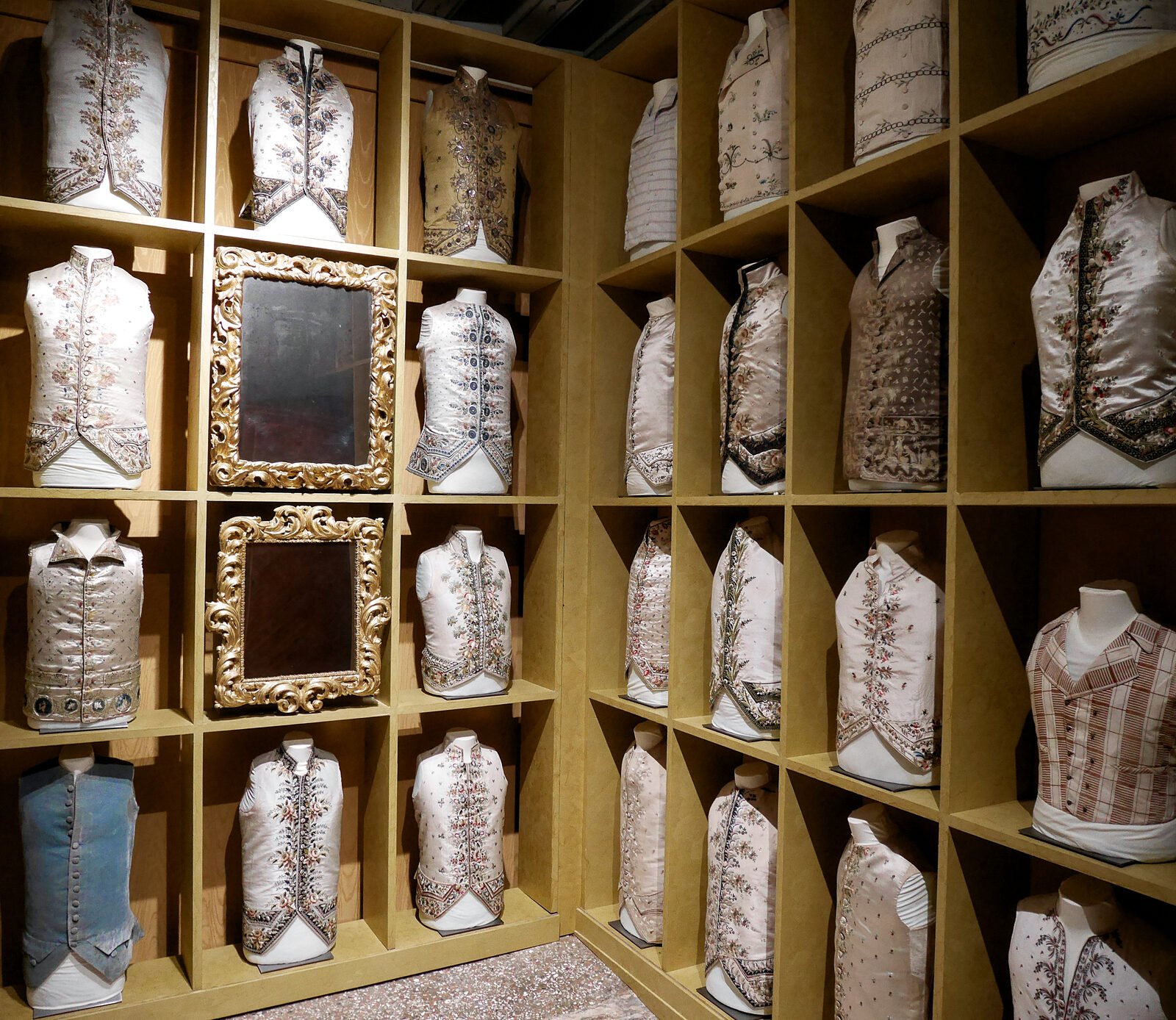 Palazzo Mocenigo : Examples demonstrating the development of the traditional waistcoat, which originally tended to be knee-length, fully buttoned, and made from lavish materials