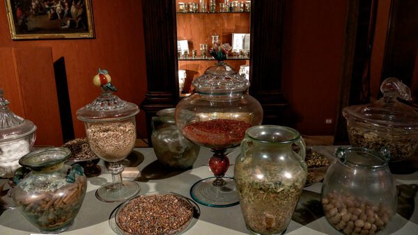 Palazzo Mocenigo : Costly and highly desired, perfume necessitated raw materials, often rare and exotic