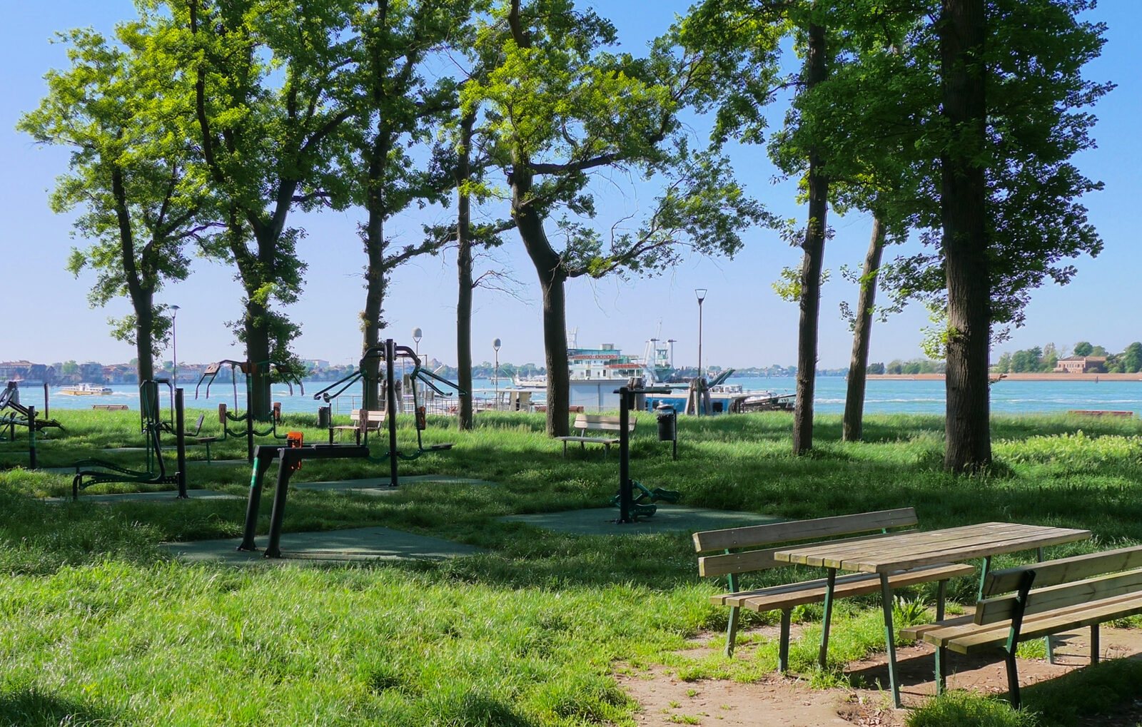 Parco delle Rimembranze : Going into the actual park, you'll find a picnic spot and an outdoor gym.