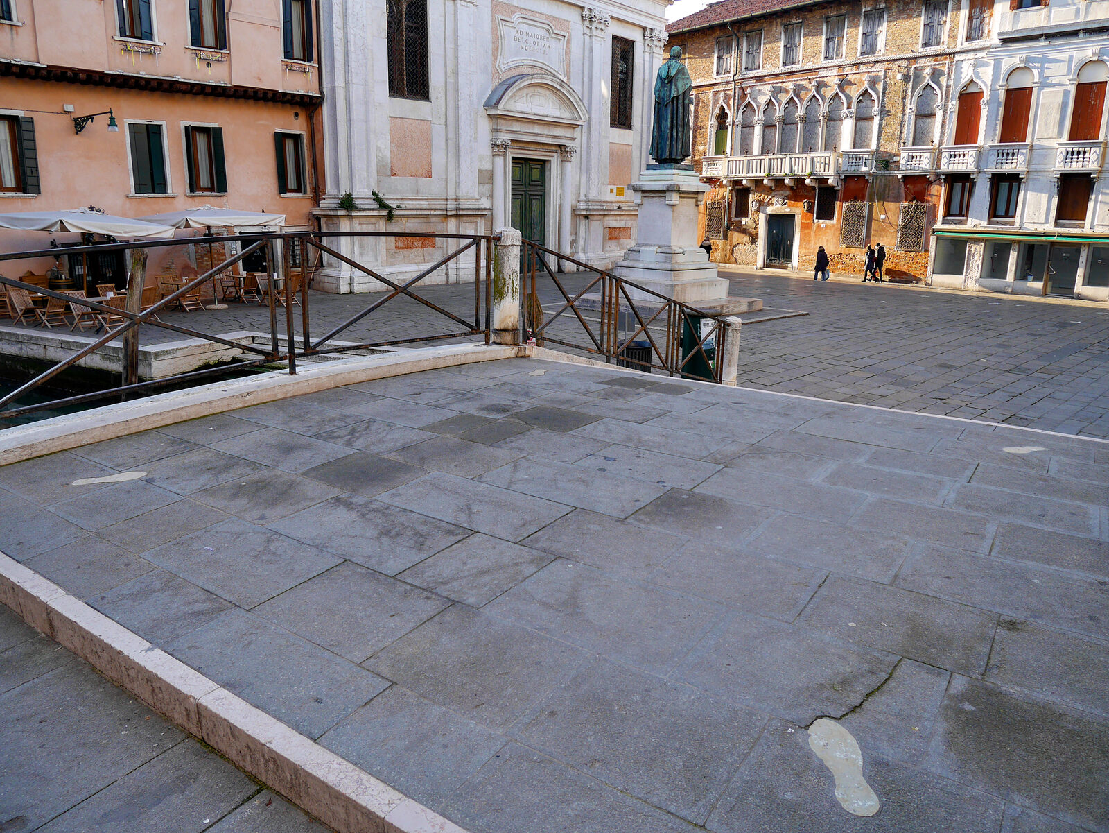 Ponte dei Pugni : Solche Auseinandersetzungen fanden nicht nur hier statt: Auch die Ponte Santa Fosca im Cannaregio-Viertel war Schauplatz.