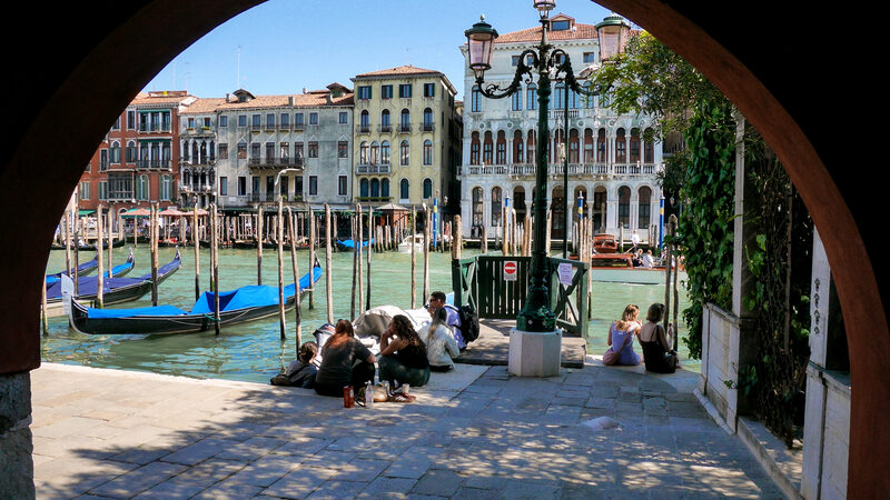 Riva del Vin : When you're done boat-spotting and catching some sun, head back into San Polo via the tiny alleys starting at the quay