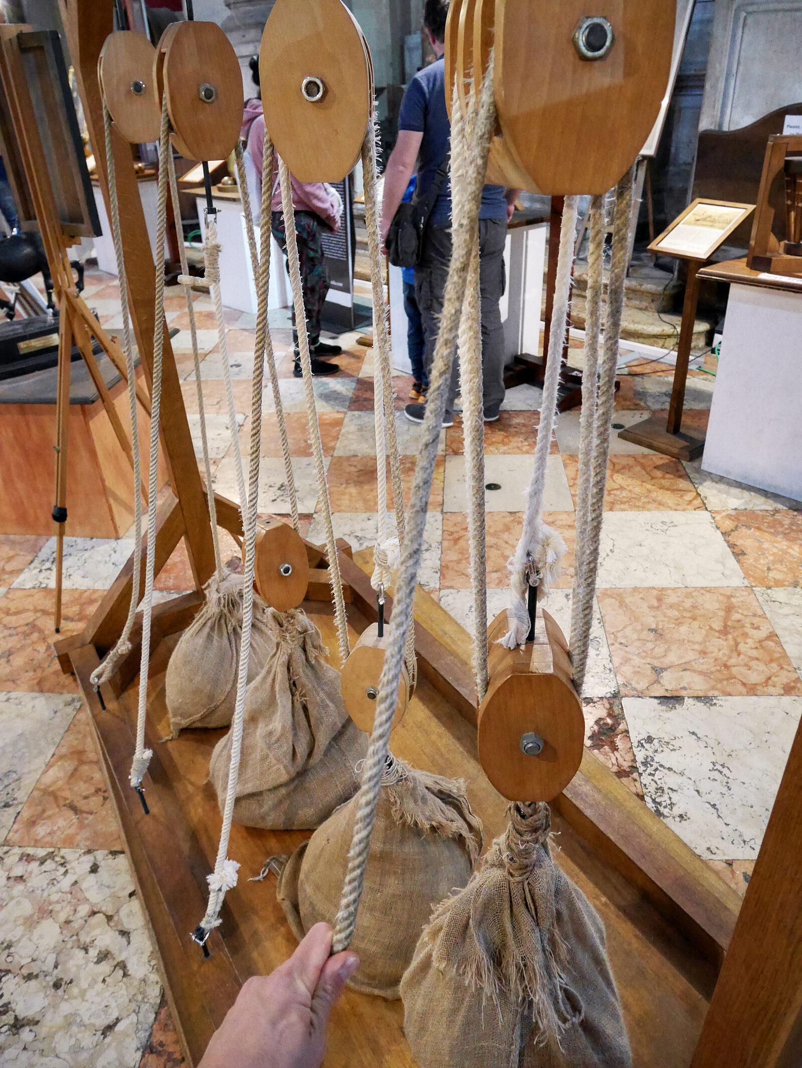 San Barnaba : Playing around with the pulley systems is a blast — you quickly get how adding extra wheels makes heavy loads a whole lot easier to lift
