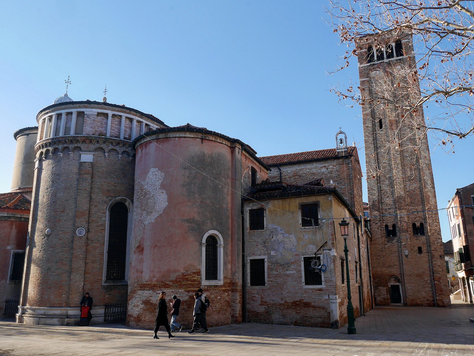 San Giacomo dall'Orio : The exterior, as seen from Campo San Giacomo