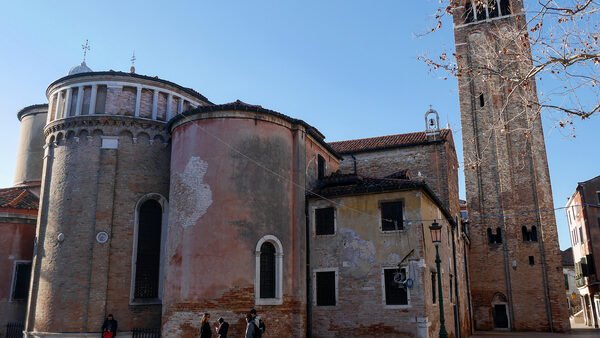 San Giacomo dall'Orio : The exterior, as seen from Campo San Giacomo