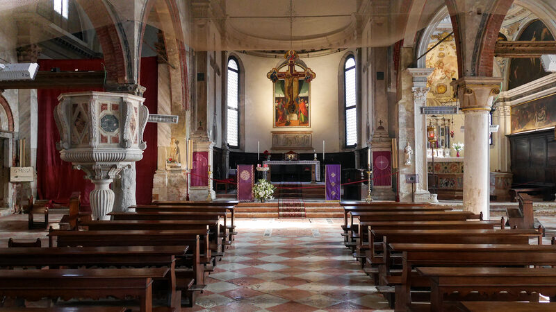 San Giacomo dall'Orio : The main nave facing the 3 altars