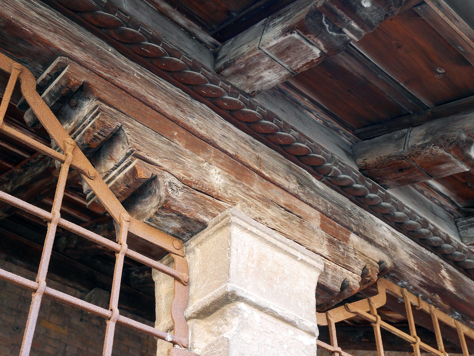 San Nicolo dei Mendicoli : Though the portico dates to the 15th century, the wood was replaced during a 20th-century restoration