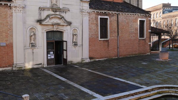 San Nicolo dei Mendicoli : The bell tower dates back to the 13th century