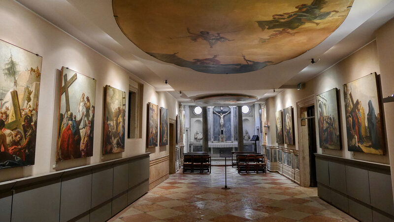 San Polo : The Oratory of the Crucifix displays the 14 Stations of the Cross, which were painted by Giandomenico Tiepolo during his early twenties