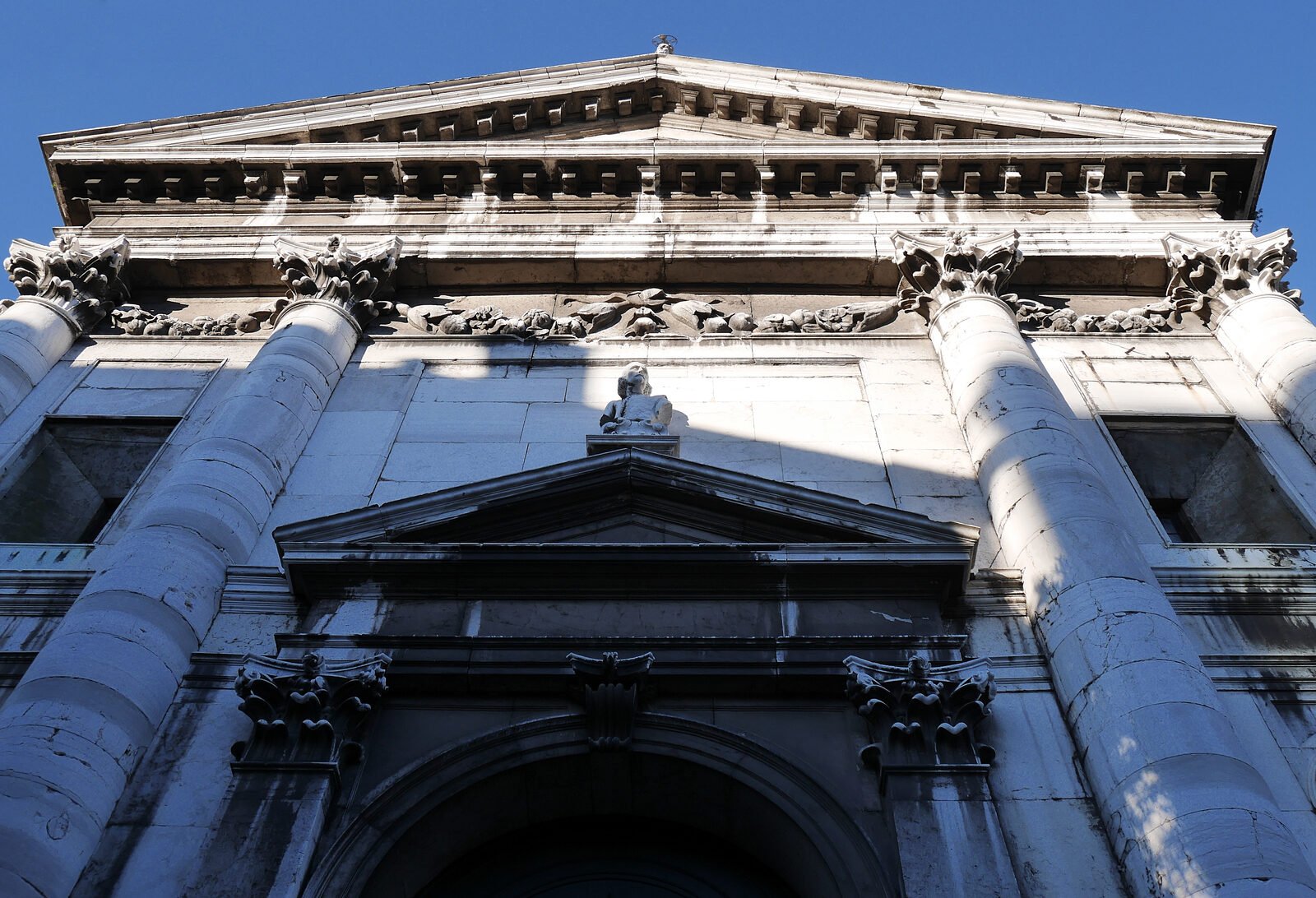 San Vidal : The facade of the church