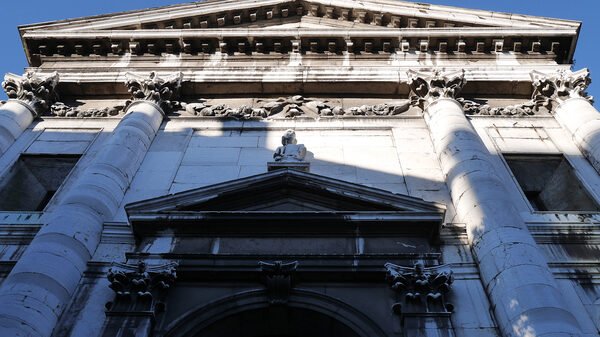 San Vidal : The facade of the church