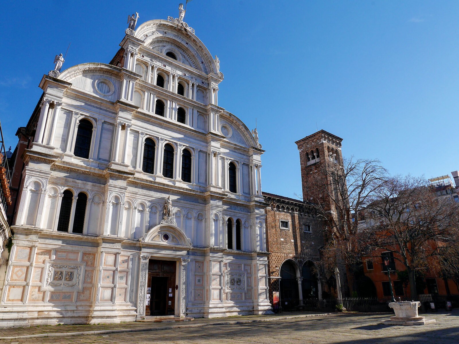 San Zaccaria : The older convent can be seen to the right of the radiant 15th-century facade