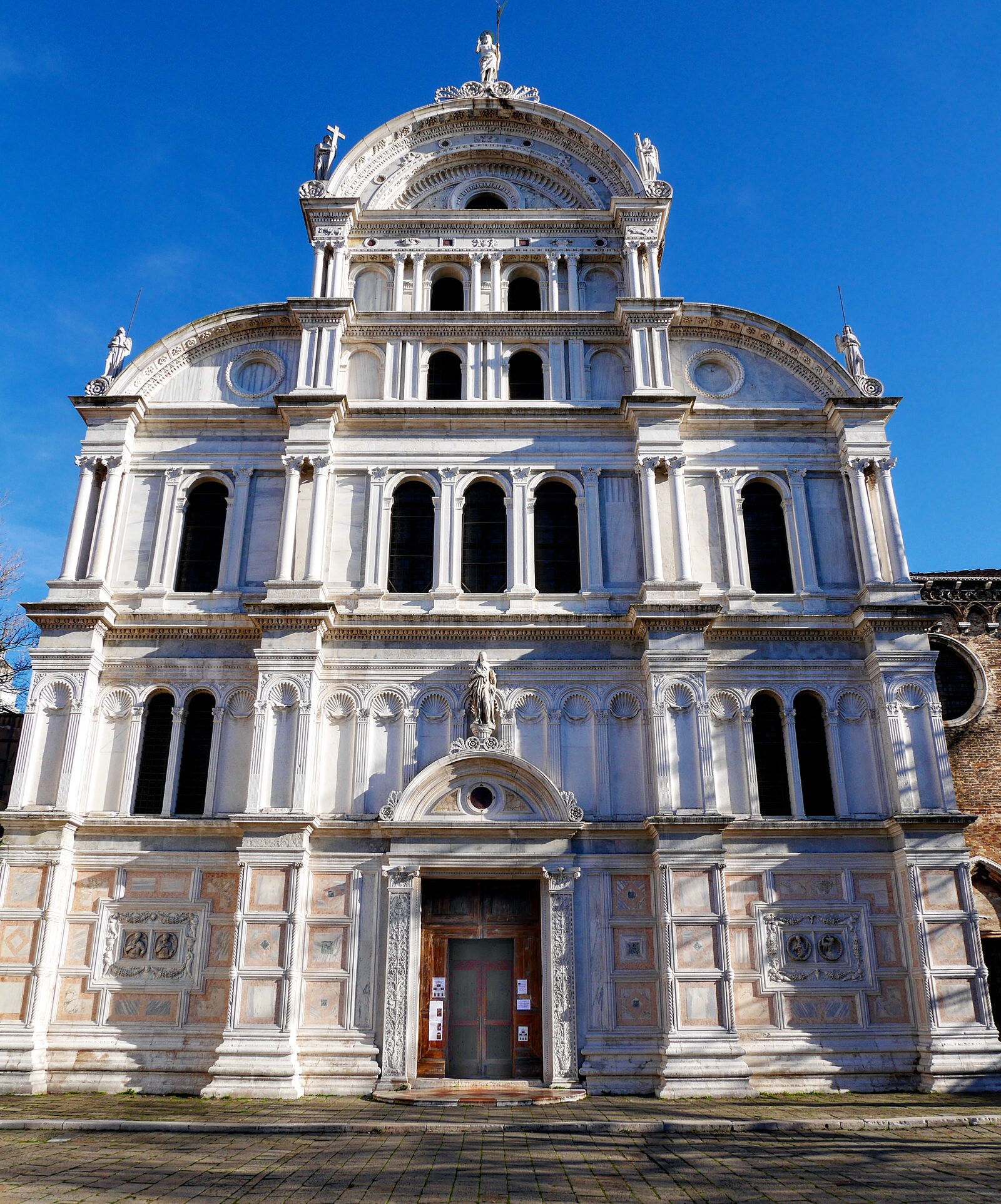 San Zaccaria : The facade is a harmonious Venetian blend of late Gothic (lower part) and Renaissance (upper part)