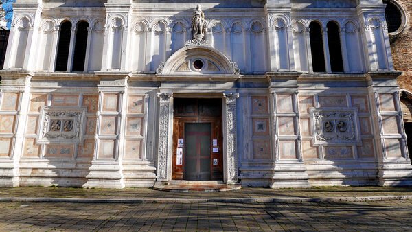 San Zaccaria : The facade is a harmonious Venetian blend of late Gothic (lower part) and Renaissance (upper part)