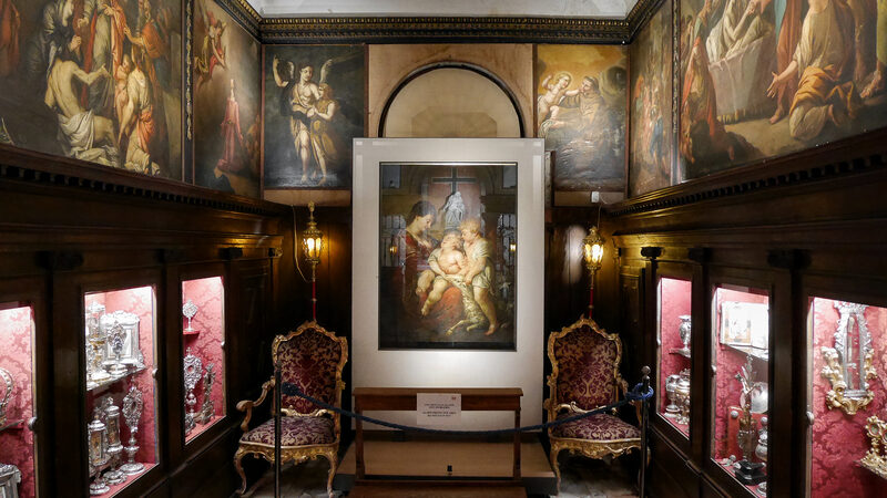 Santa Maria del Giglio : The focal point of the modest treasury is the depiction of 'Madonna and Child' by Flemish artist Paul Rubens, showcasing his trademark style with a cherubic baby Jesus