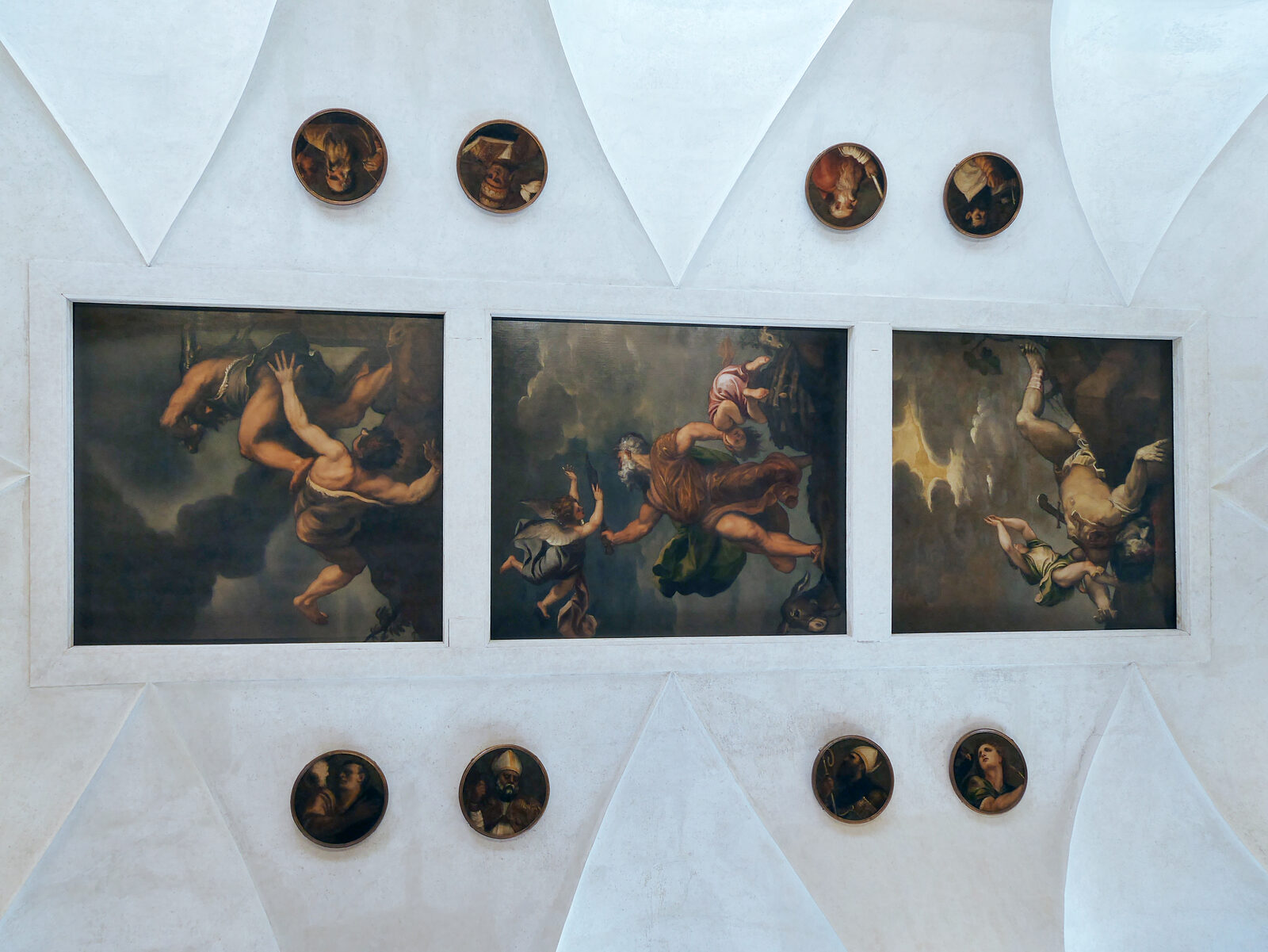 Santa Maria della Salute : Look up right away to admire Titian’s dramatic ceiling masterpieces: The Sacrifice of Isaac, Cain and Abel, and David and Goliath