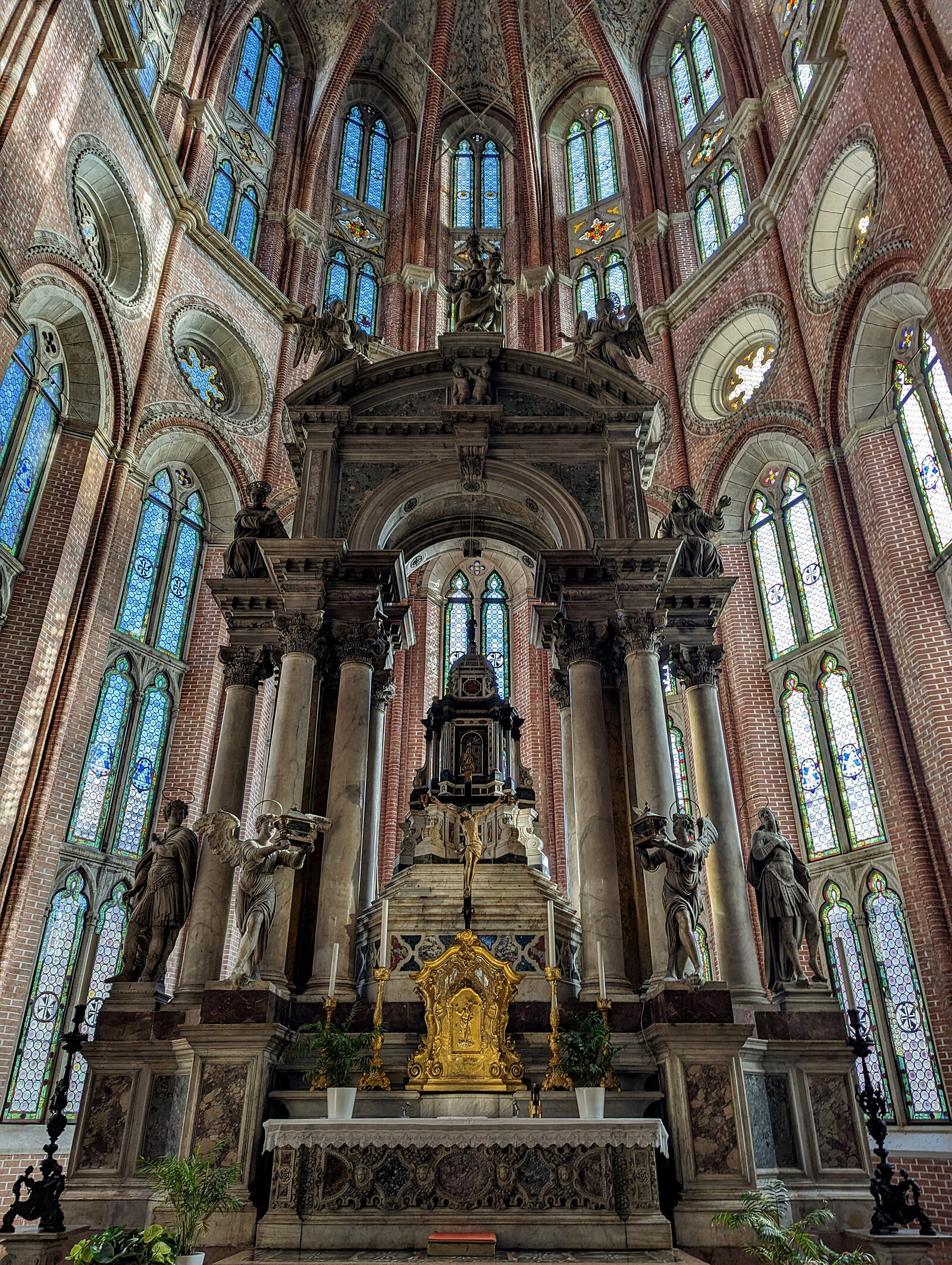 Santi Giovanni e Paolo : The main altar