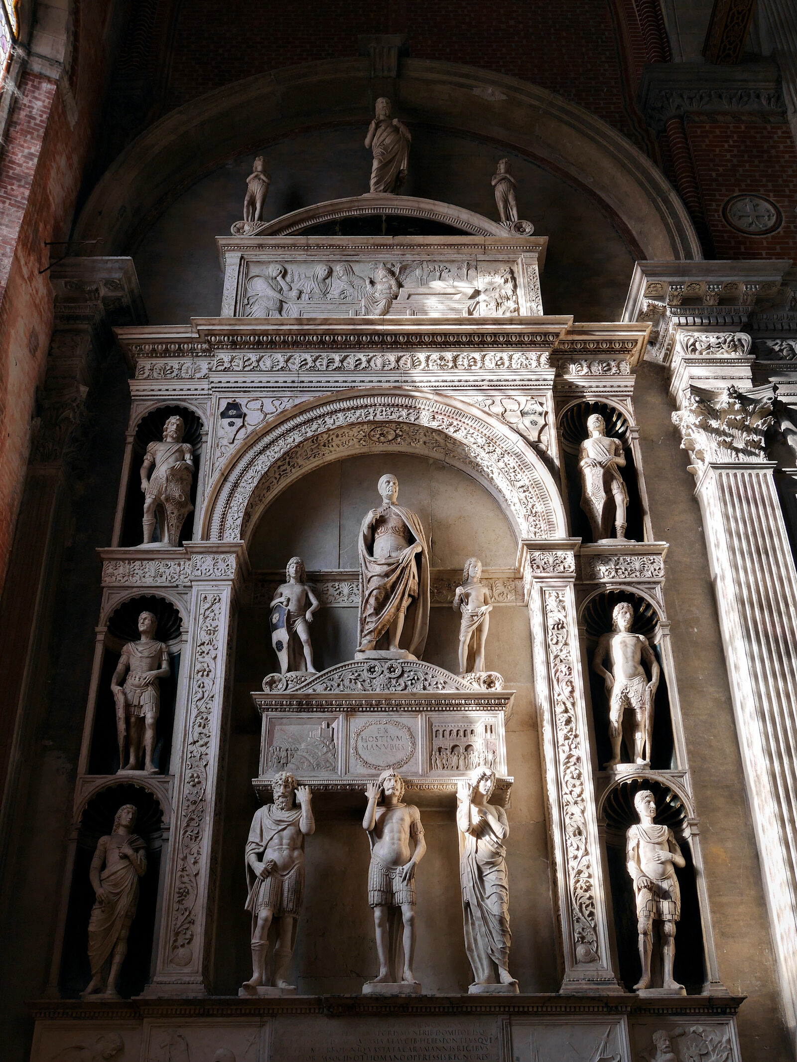 Santi Giovanni e Paolo : Monument to Pietro Mocenigo - one of the 25 dodges buried in the church