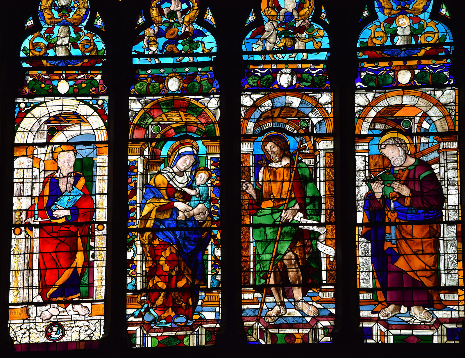Santi Giovanni e Paolo : Detail of stained glass depicting the 'Coronation of the Virgin'